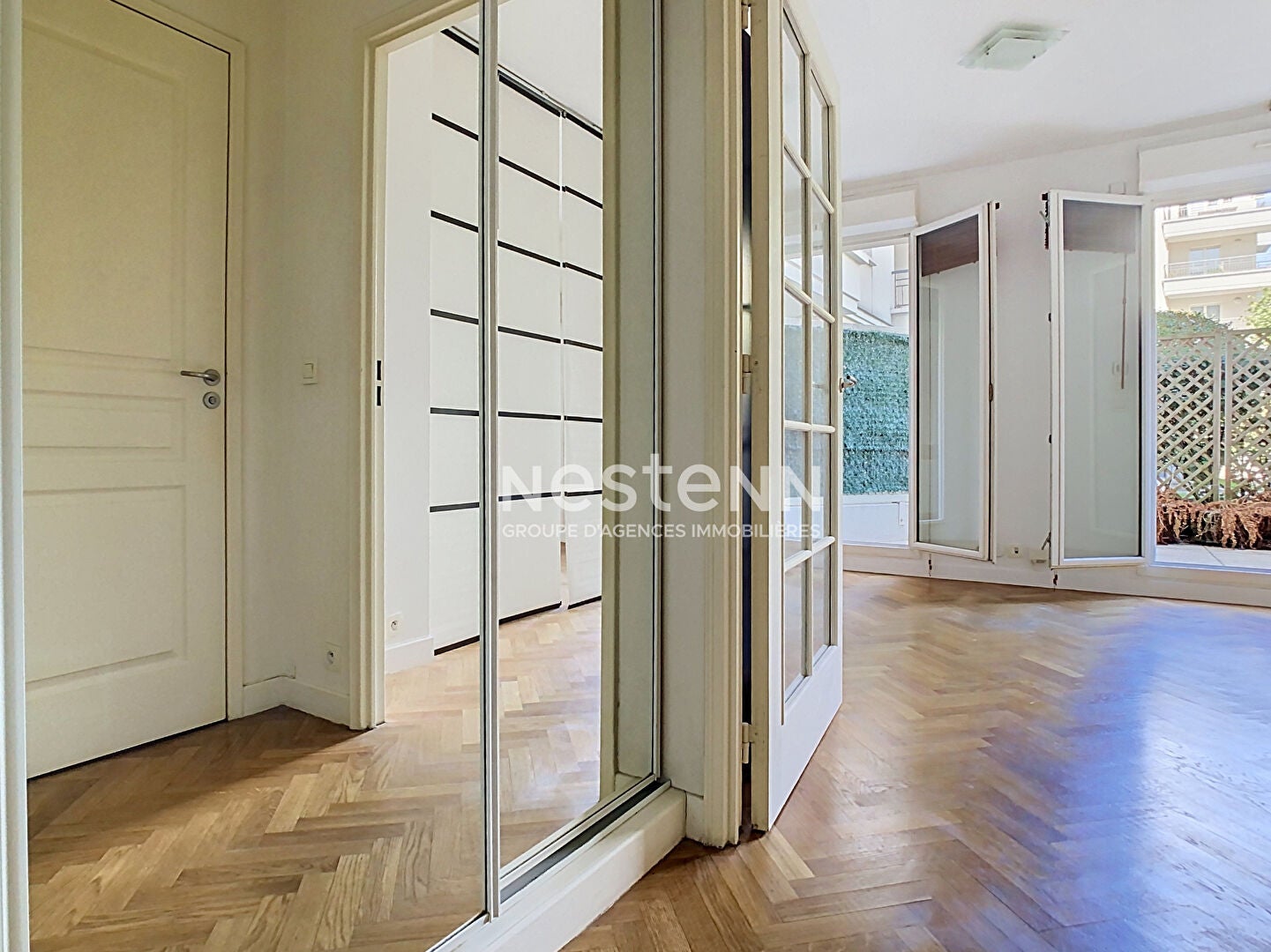 Flat Avenue Victor Cresson in Issy-les-Moulineaux