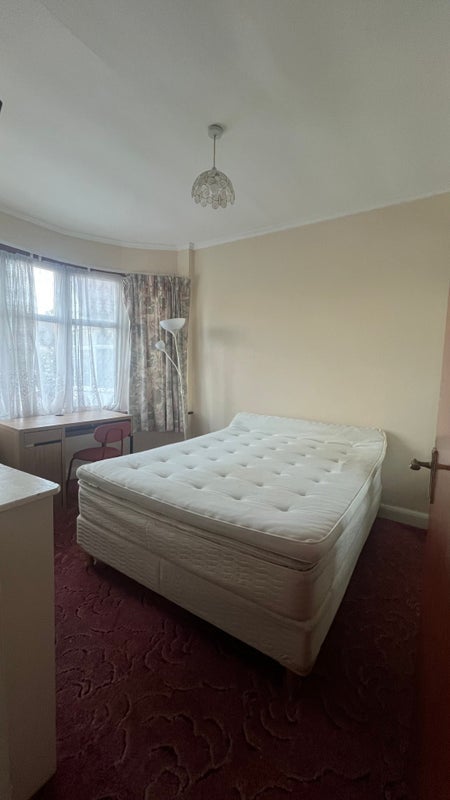 Room Hammond Avenue in Greater London