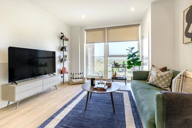Flat Ermine Close in London