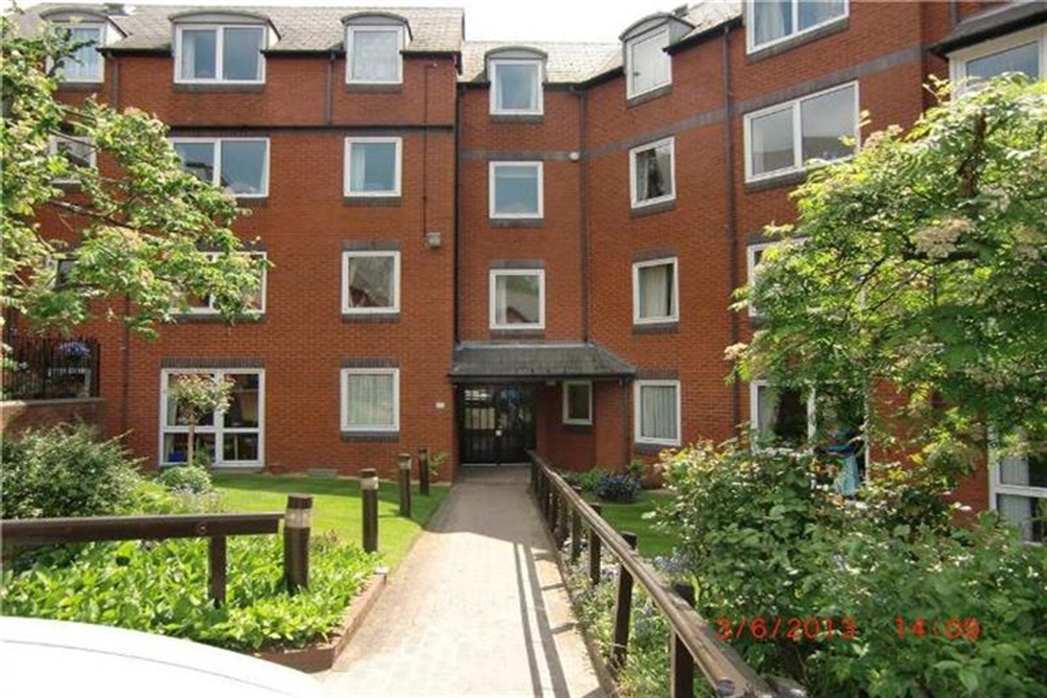Flat Newgate Walk in Chester
