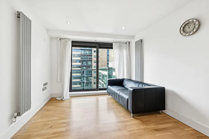 Flat Millharbour in Greater London