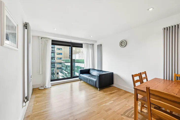 Flat Millharbour in Greater London