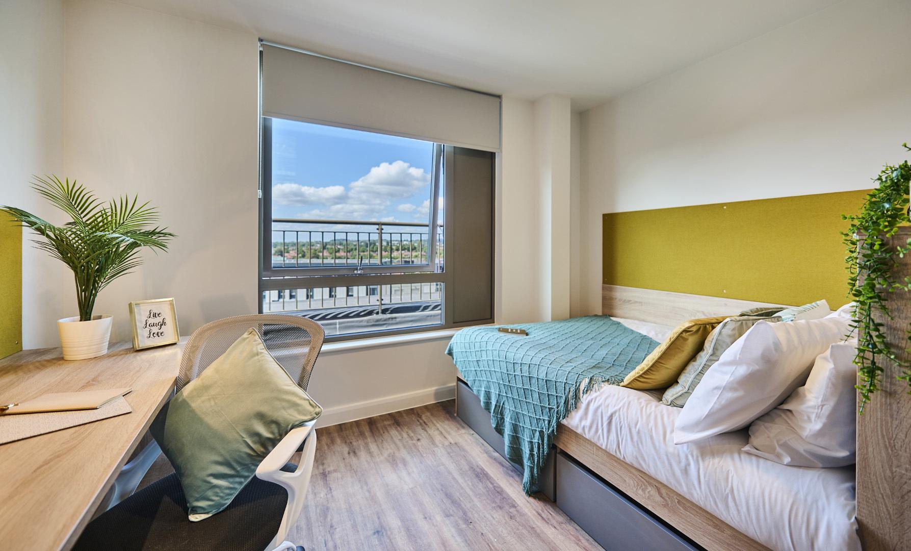 Room Deakins Place in Nottingham