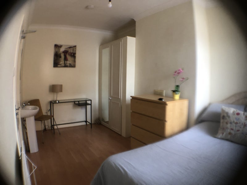 Room Rayleigh Grove in Gateshead