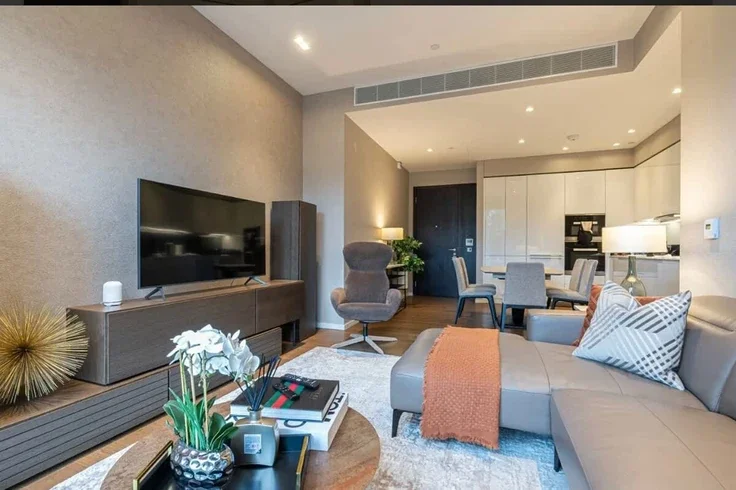 Flat Lillie Road in Greater London