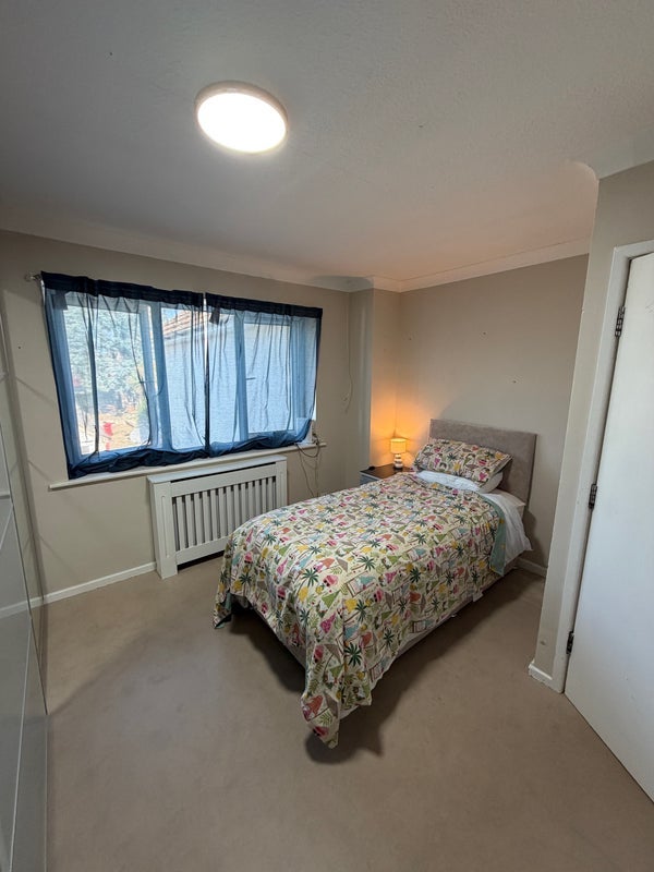 Room The Grove in Christchurch