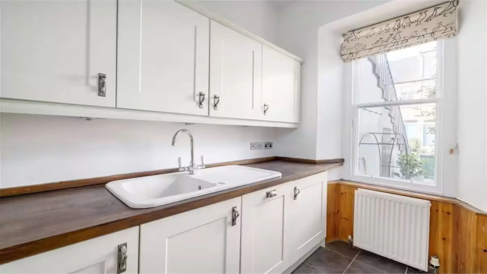 Flat Bell Place in City of Edinburgh