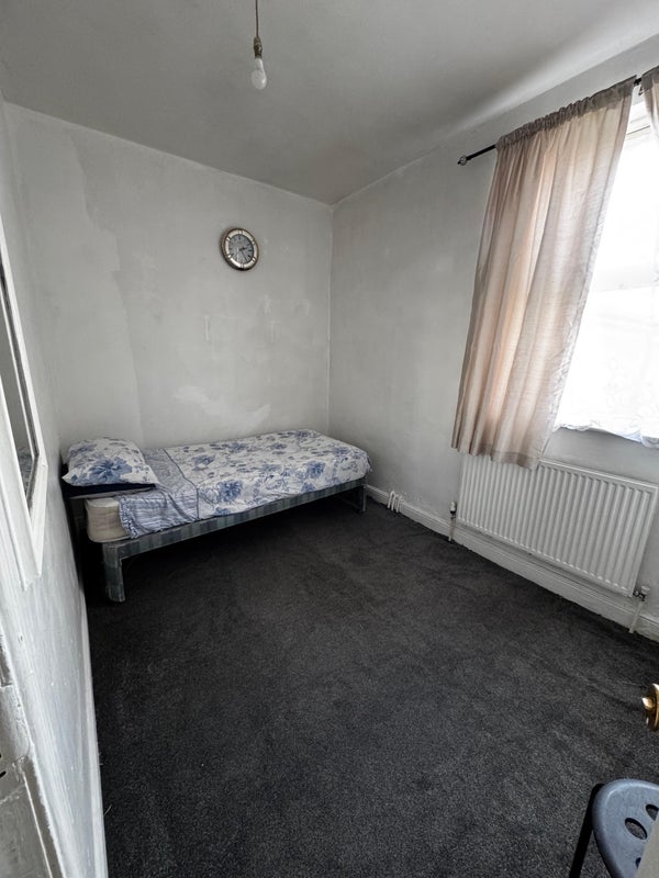 Room Easton Road in Bristol