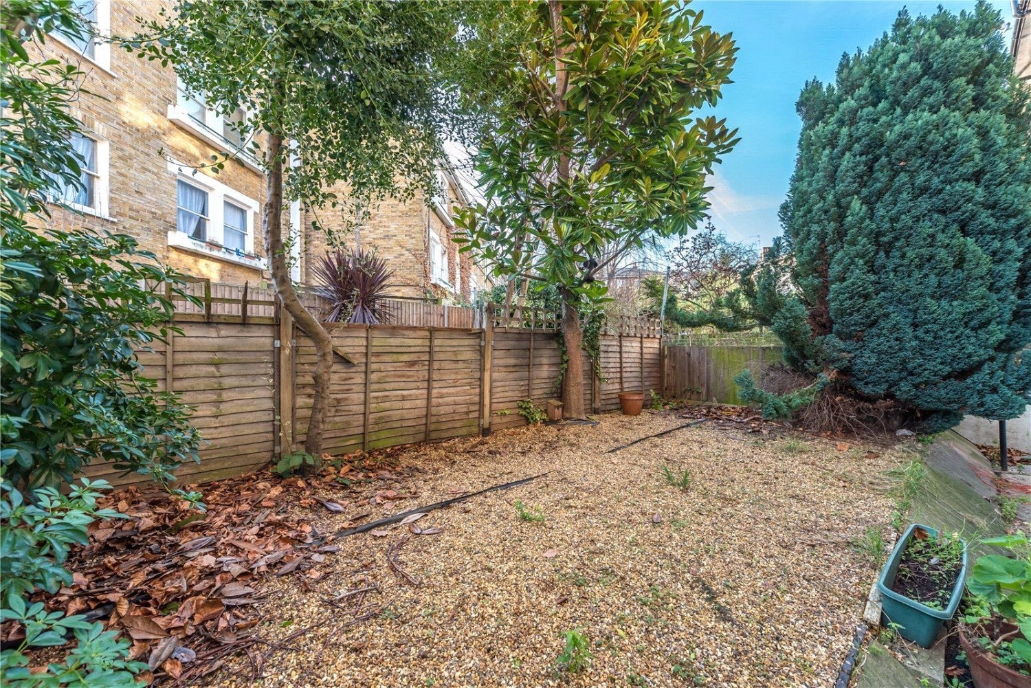 Flat Downham Road in Greater London