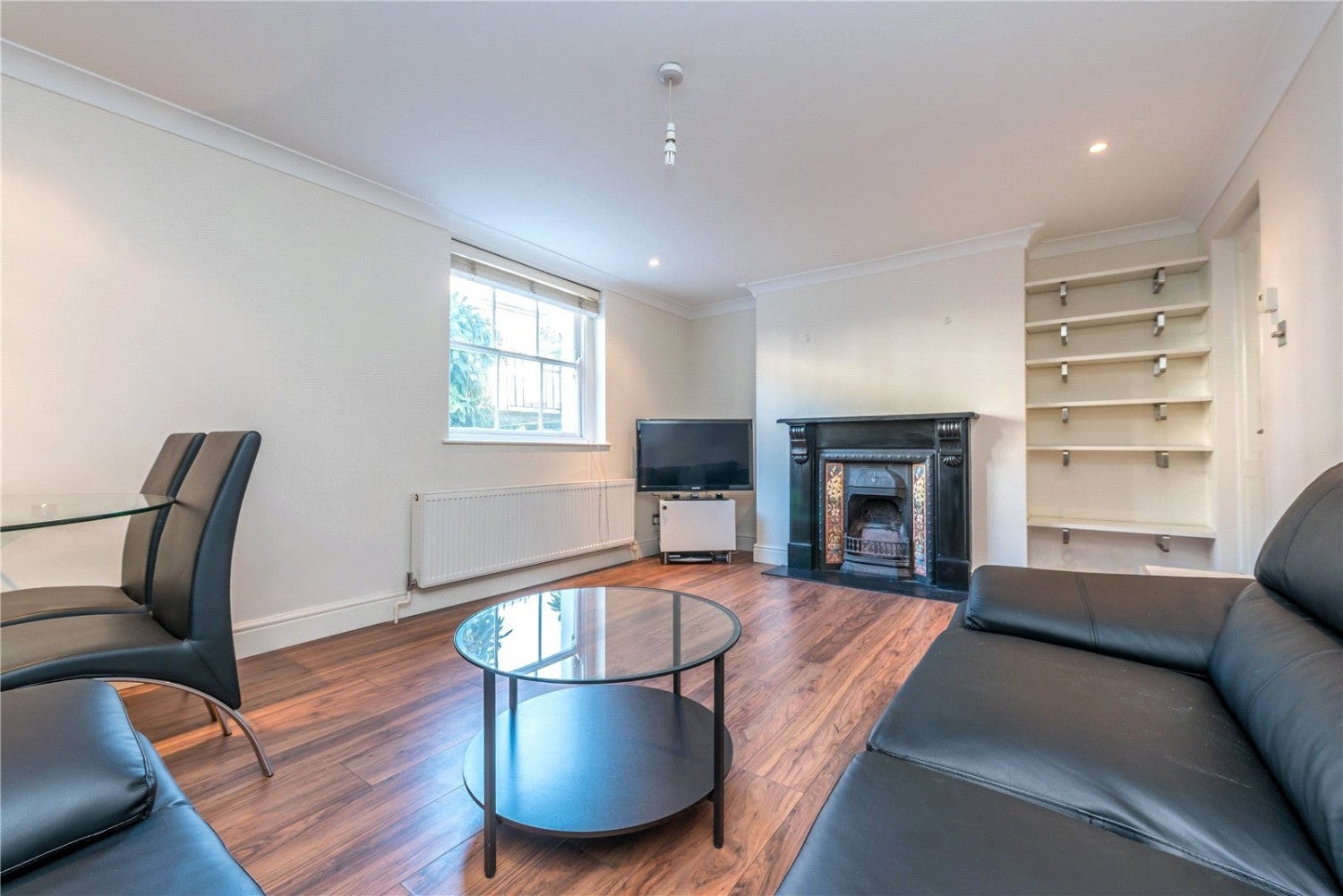 Flat Downham Road in Greater London