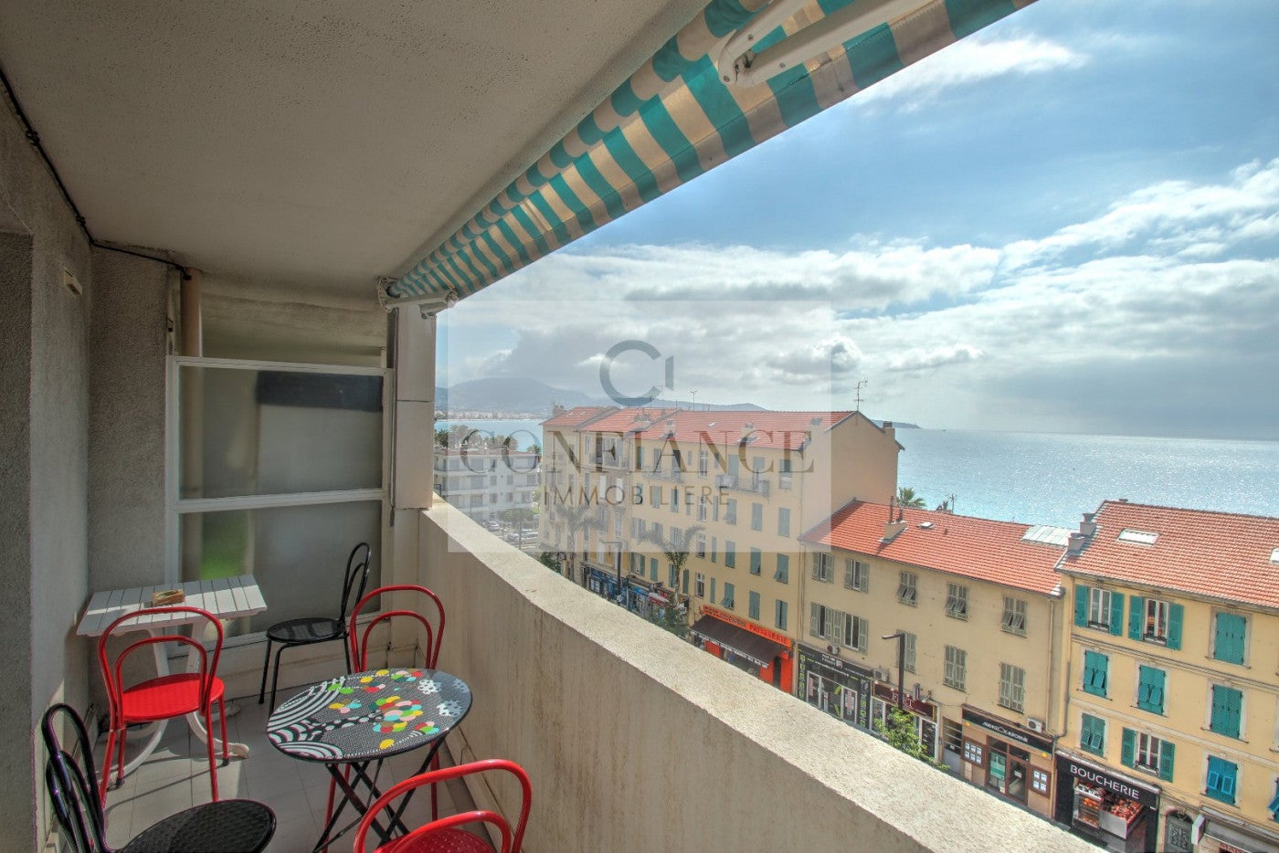 Flat Avenue de la Californie in Nice