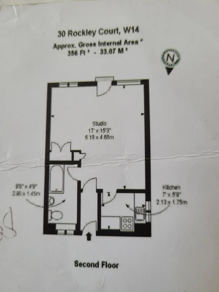 Flat Rockley Court in Greater London