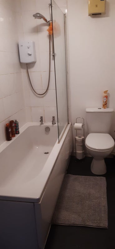 Room Leyden Court in Glasgow