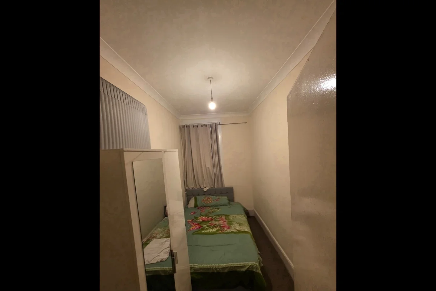 Room Toronto Road in Greater London