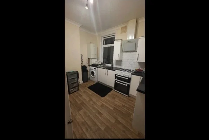 Room Toronto Road in Greater London