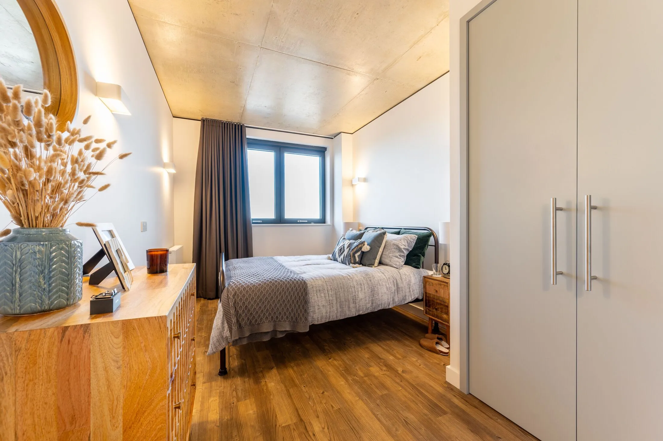 Flat Wrottesley Road in Greater London