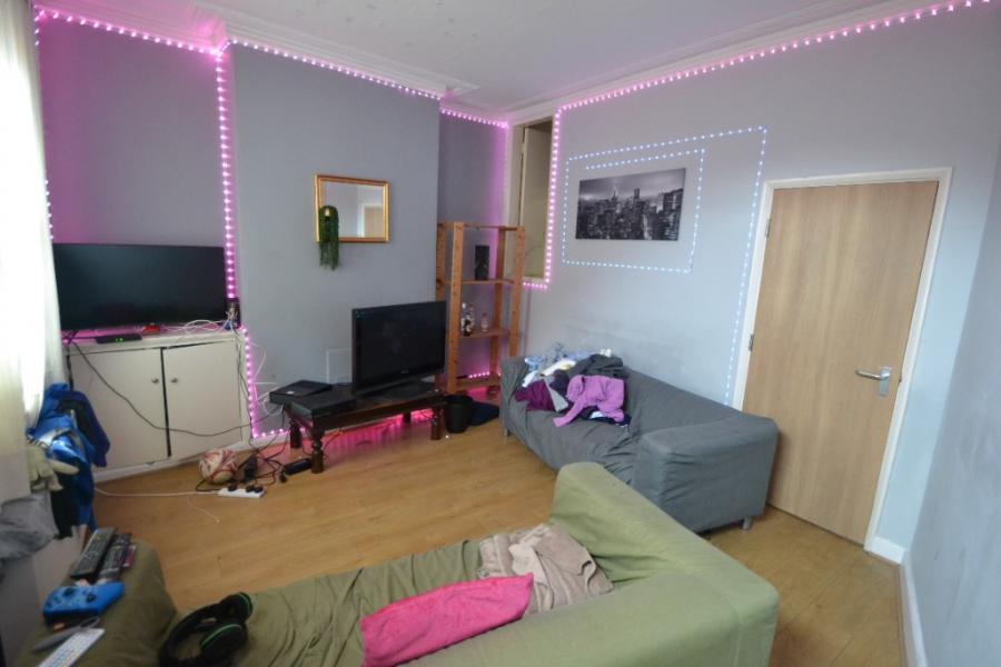Room Birkin Avenue in Nottingham