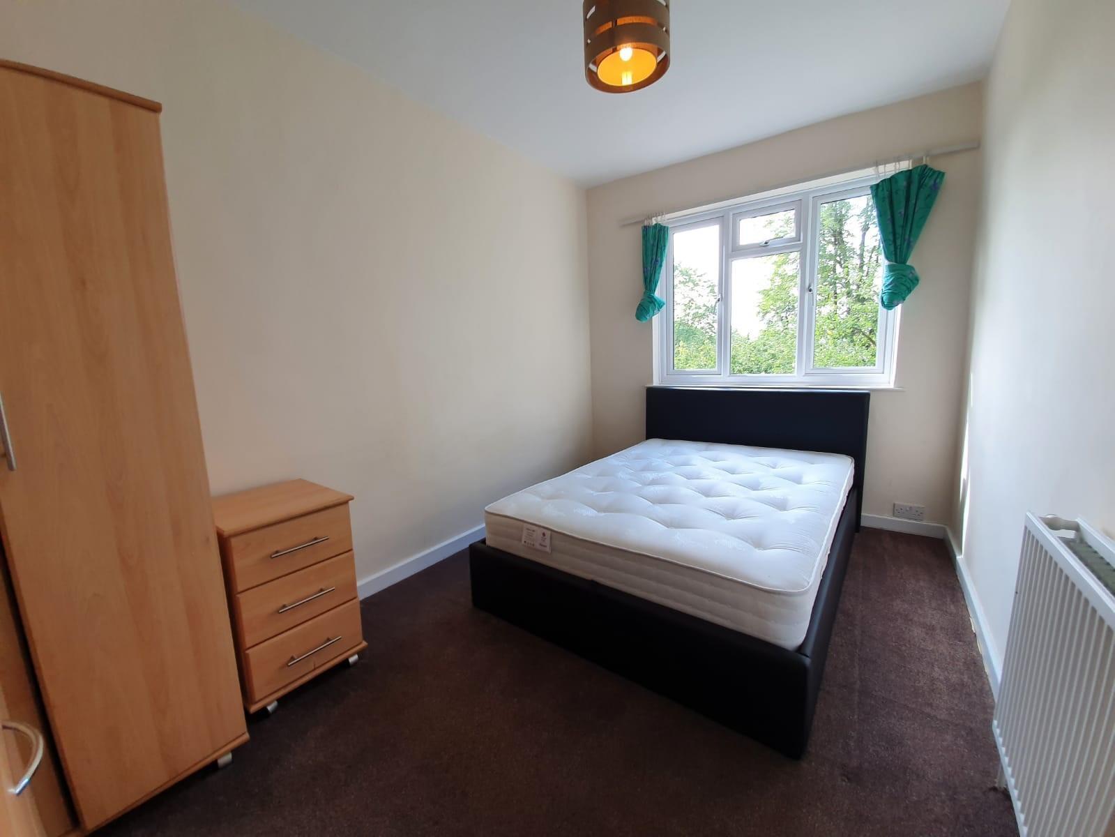 Flat Alexandra Avenue in Greater London