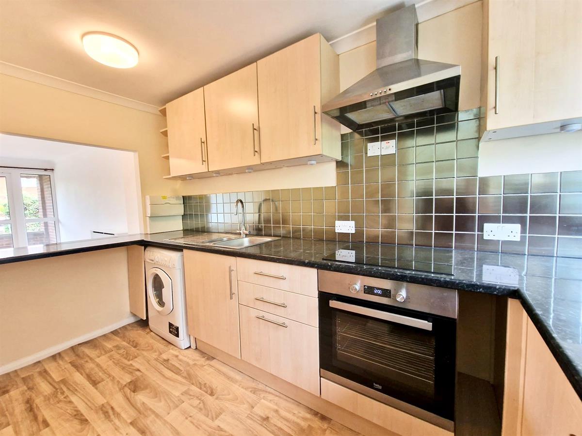 Flat Weydon Lane in Waverley