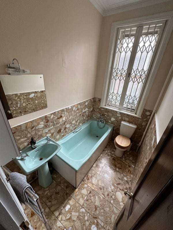 Room Trebovir Road in Greater London