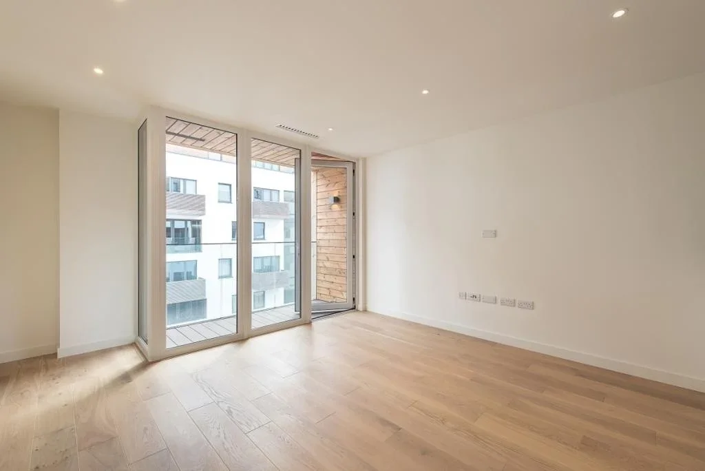 Flat Capitol Way in Greater London