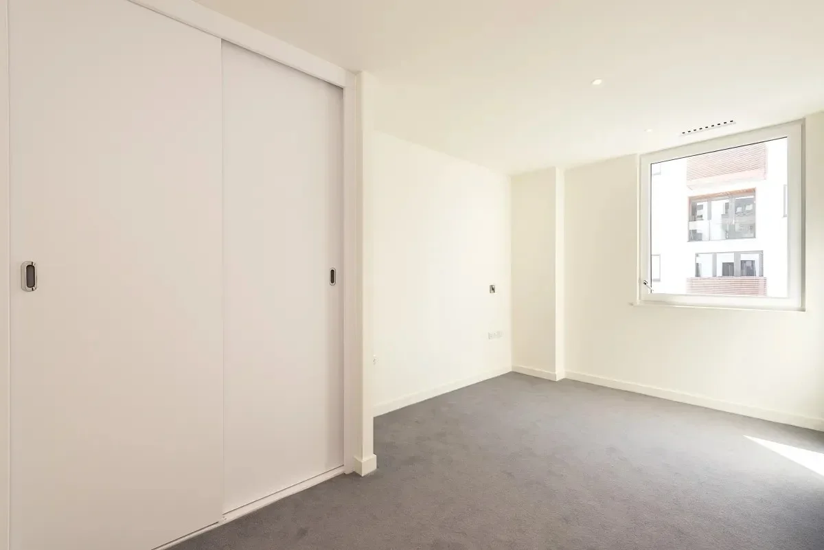 Flat Capitol Way in Greater London