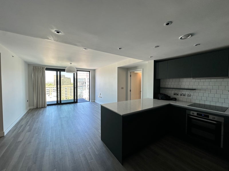 Room Olympic Way in Greater London