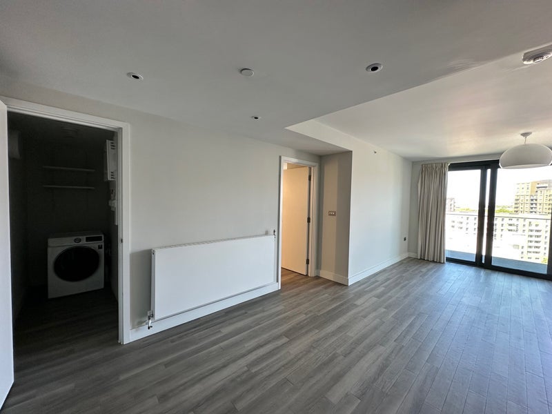 Room Olympic Way in Greater London
