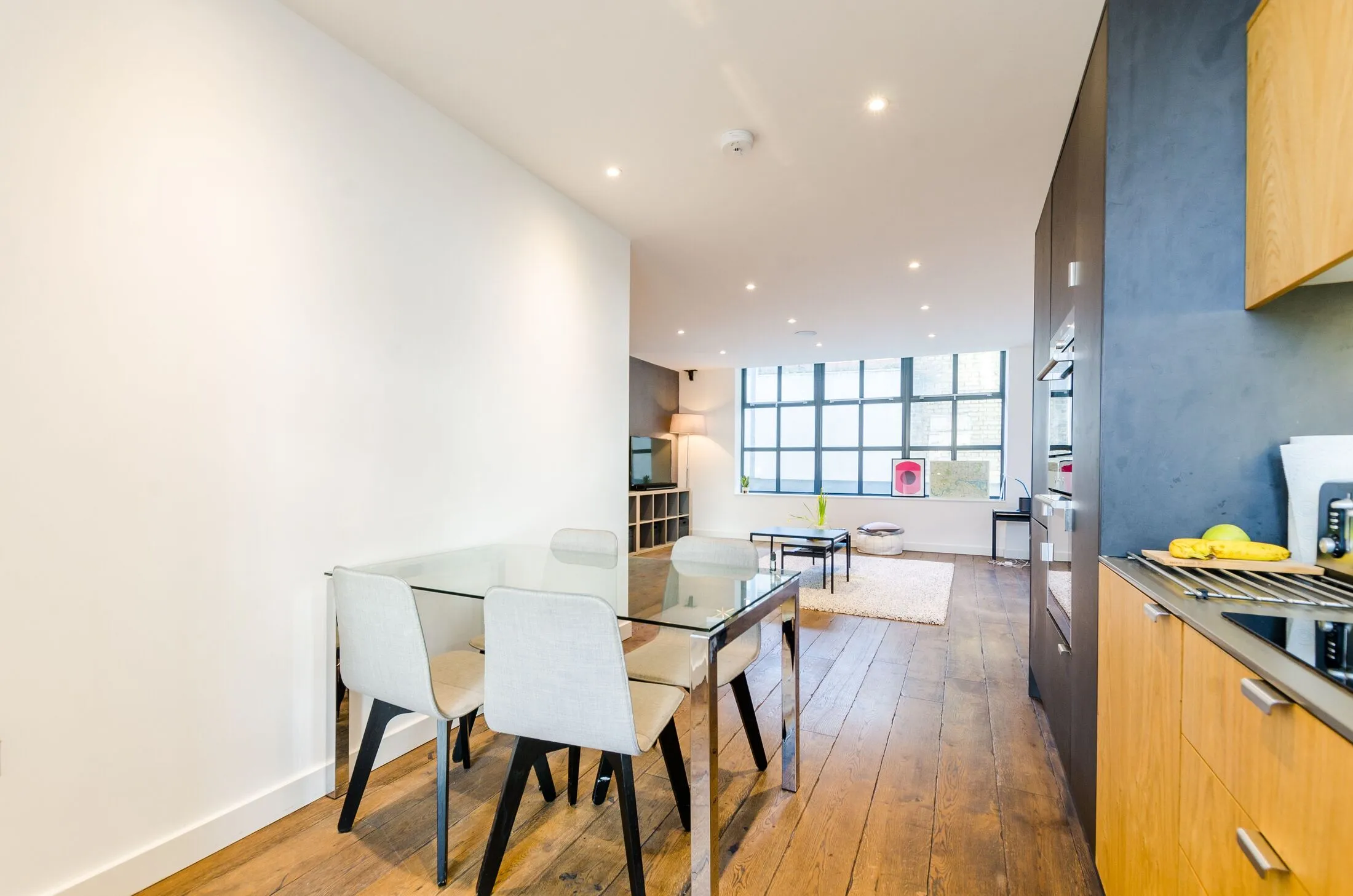 Flat Davenant Street in Greater London