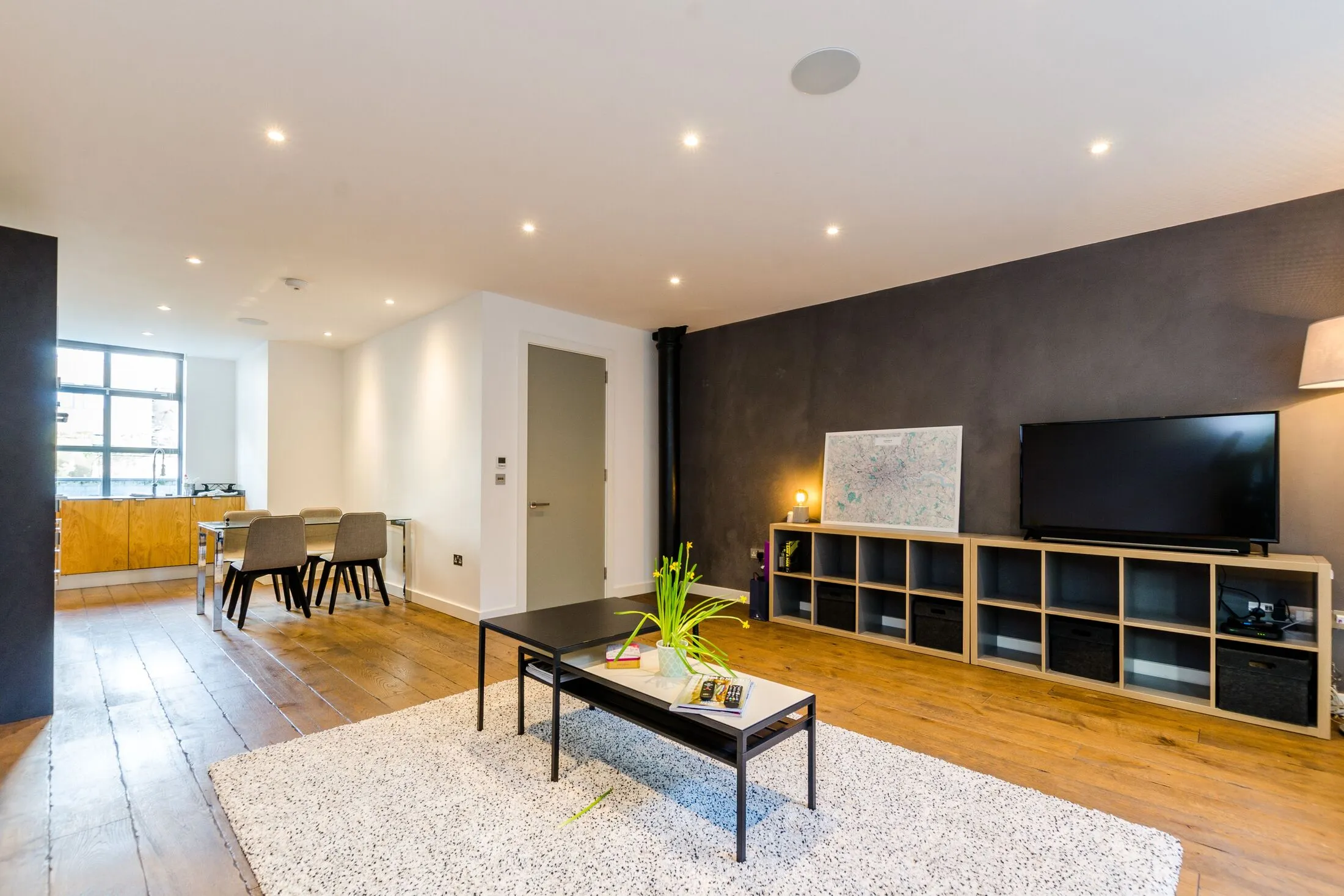 Flat Davenant Street in Greater London
