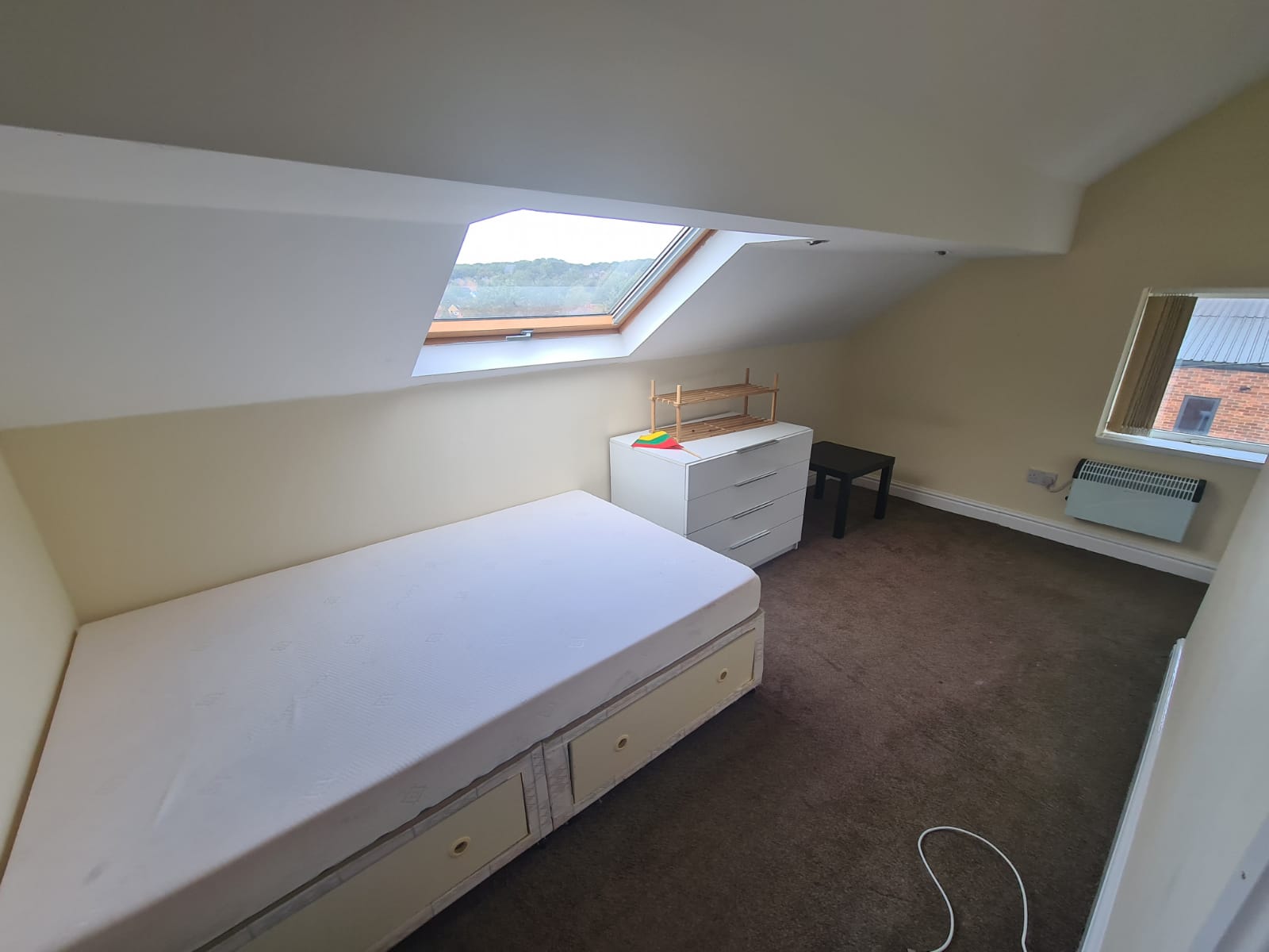Flat Stonegate Road in Leeds