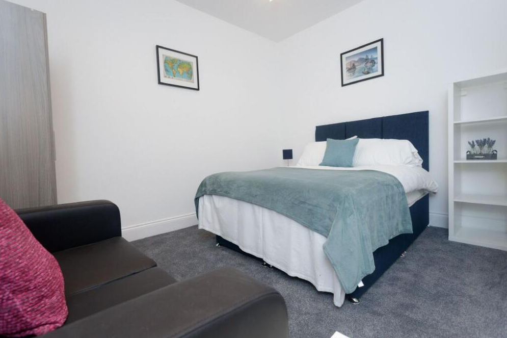 Flat Back Coldcotes Avenue in Leeds