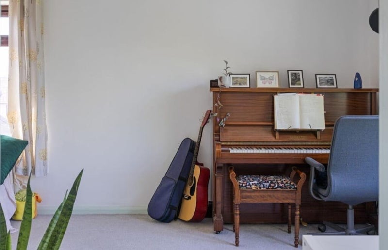 Room Meg Thatchers Green in Bristol
