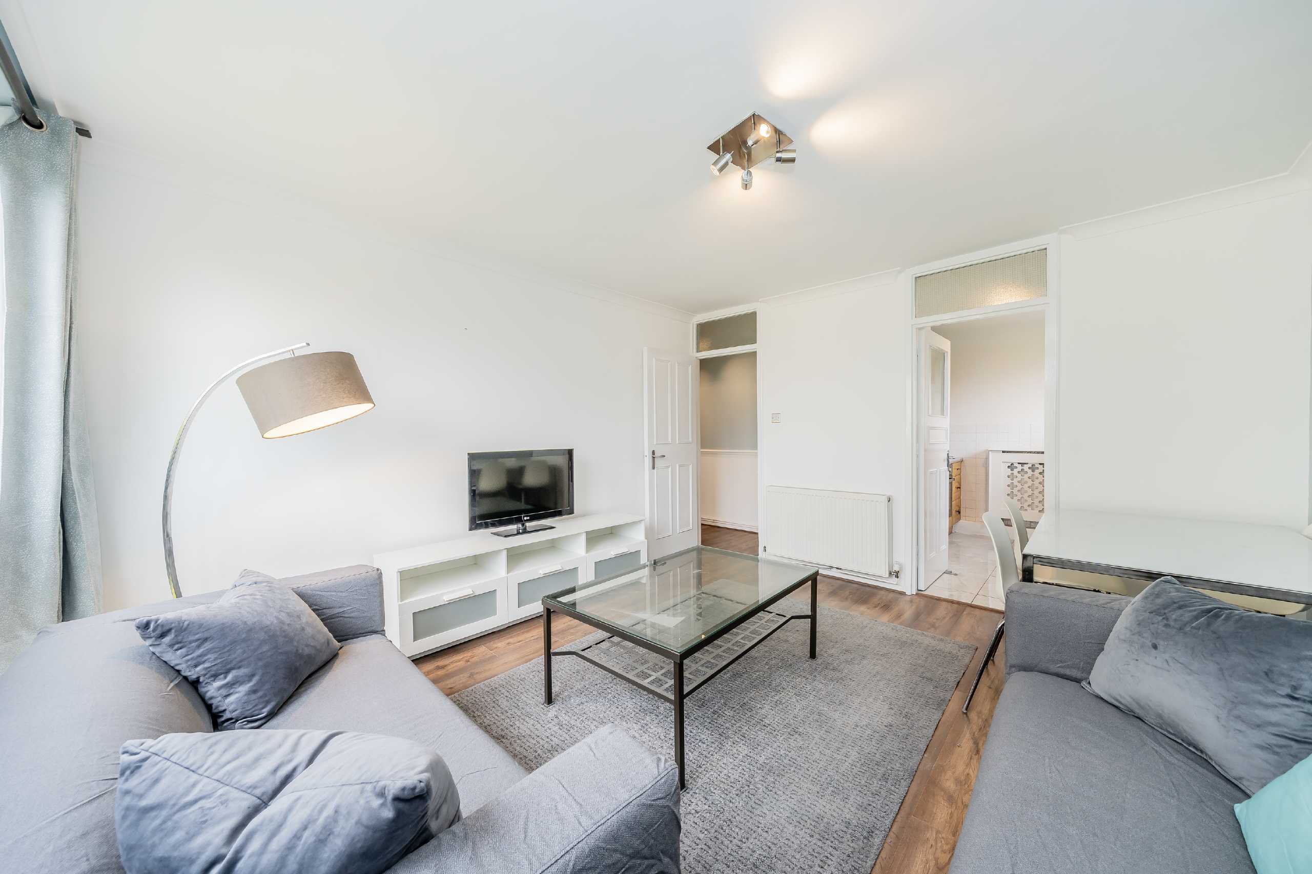 Flat Queensdale Crescent in Greater London