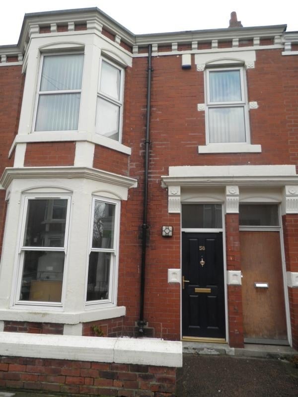 Flat Whitefield Terrace in Newcastle upon Tyne