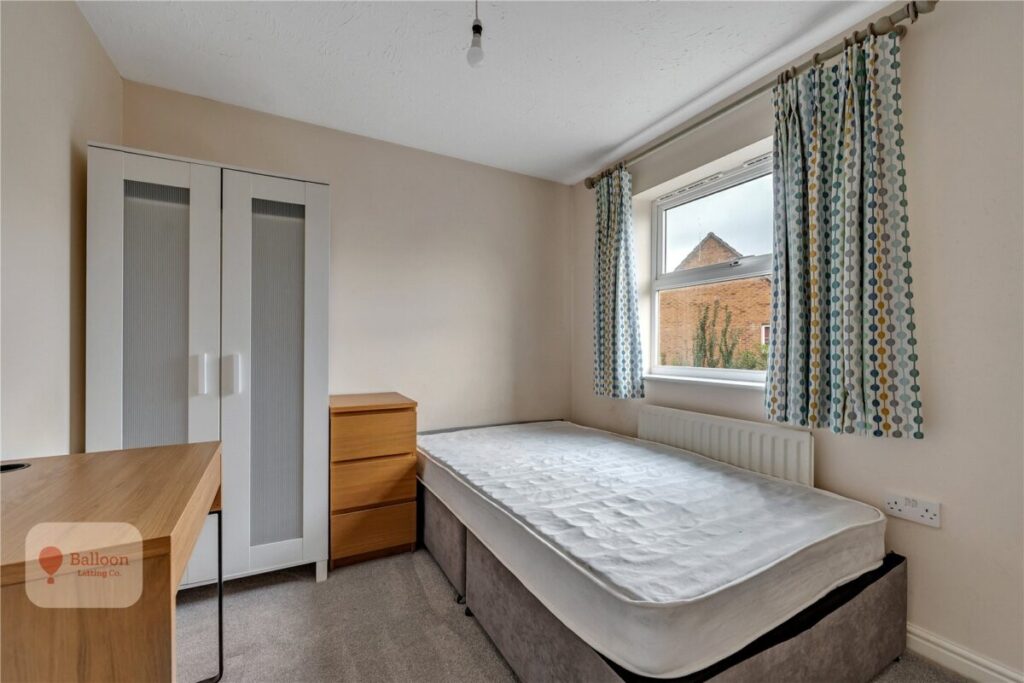 House Lutyens Close in Stoke Gifford