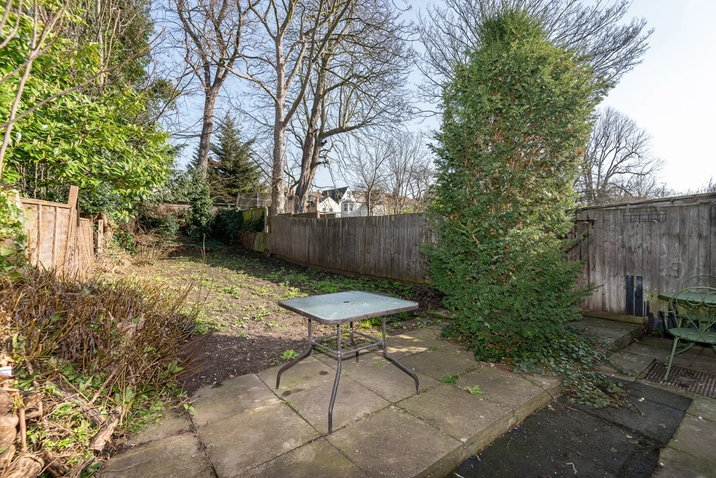 Flat Tankerville Road in Greater London