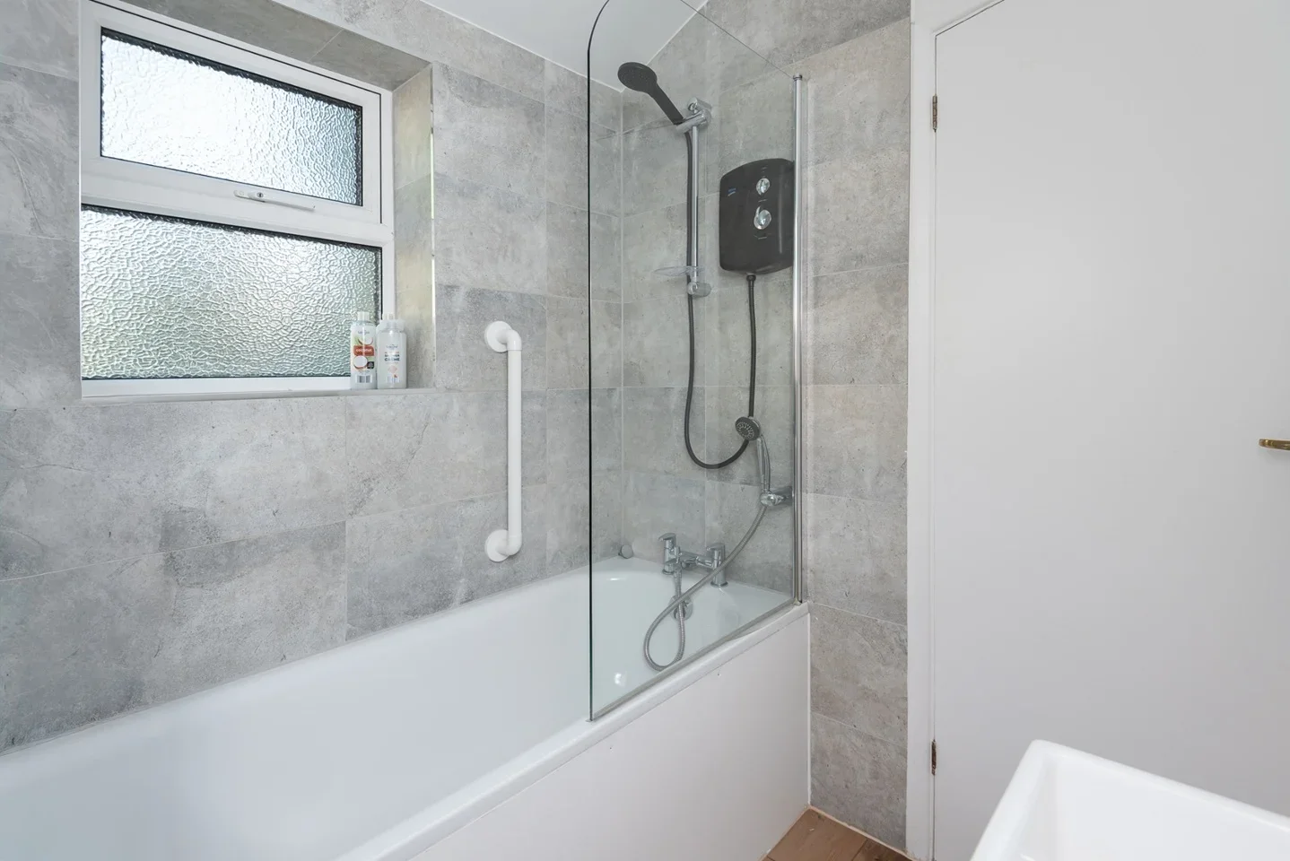 Flat Tankerville Road in Greater London