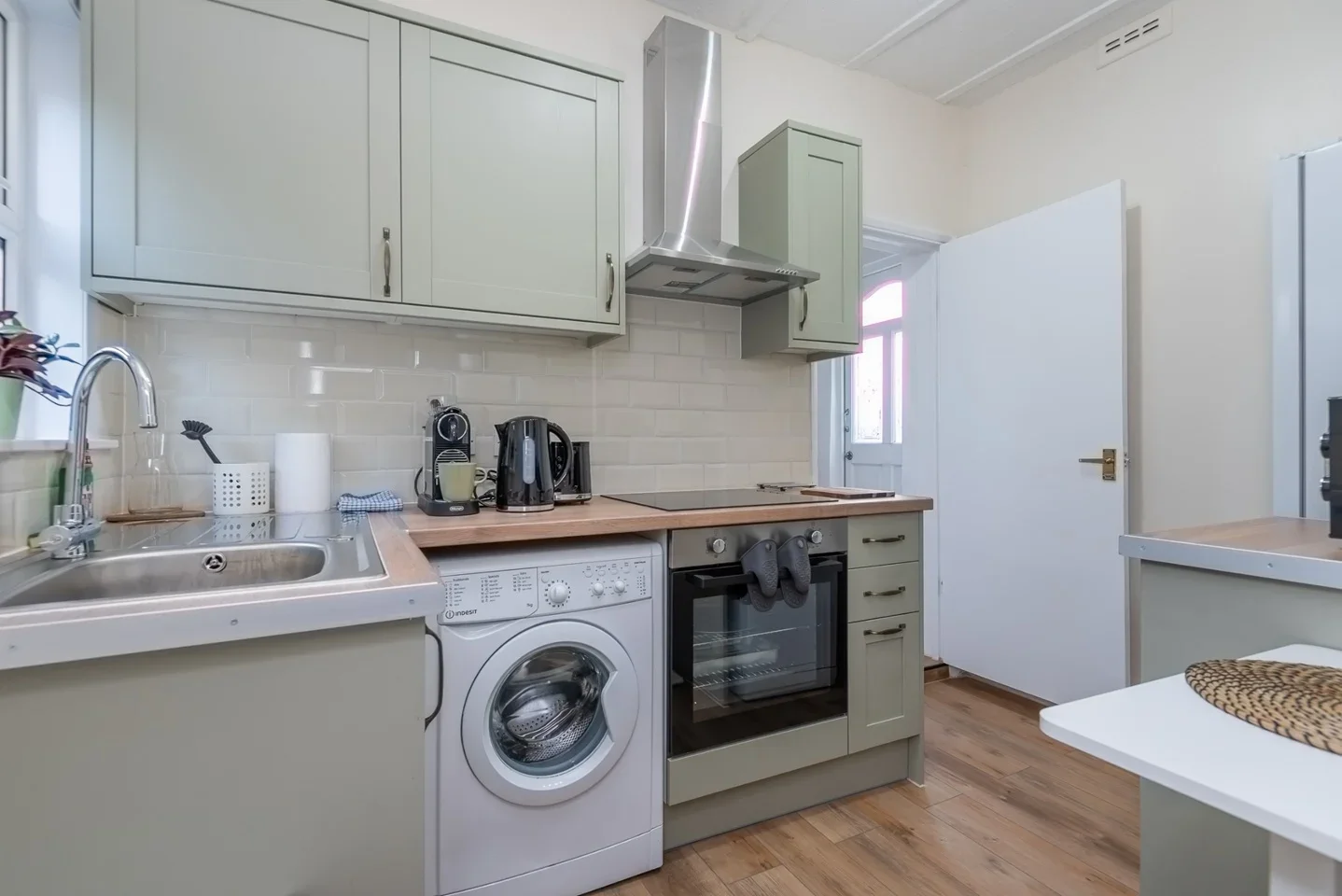 Flat Tankerville Road in Greater London