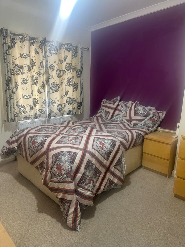 Room Wellfield Road in Birmingham