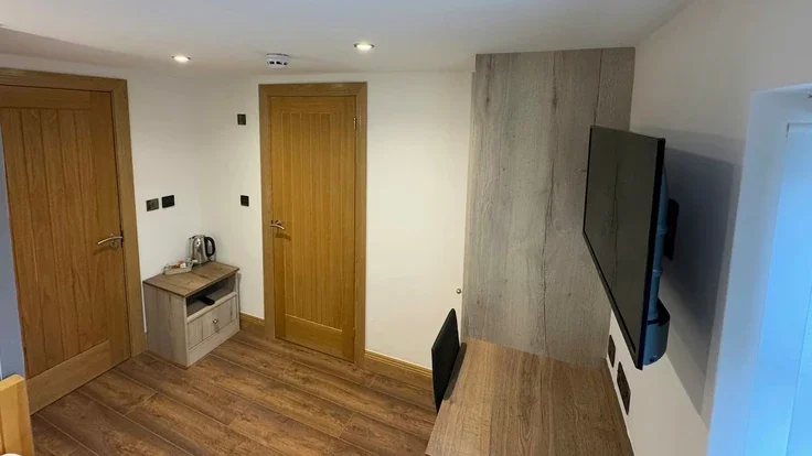 Room Longford Road in Coventry