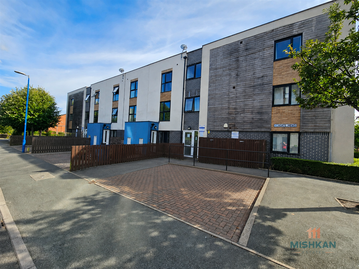 Flat Colman Gardens in Salford