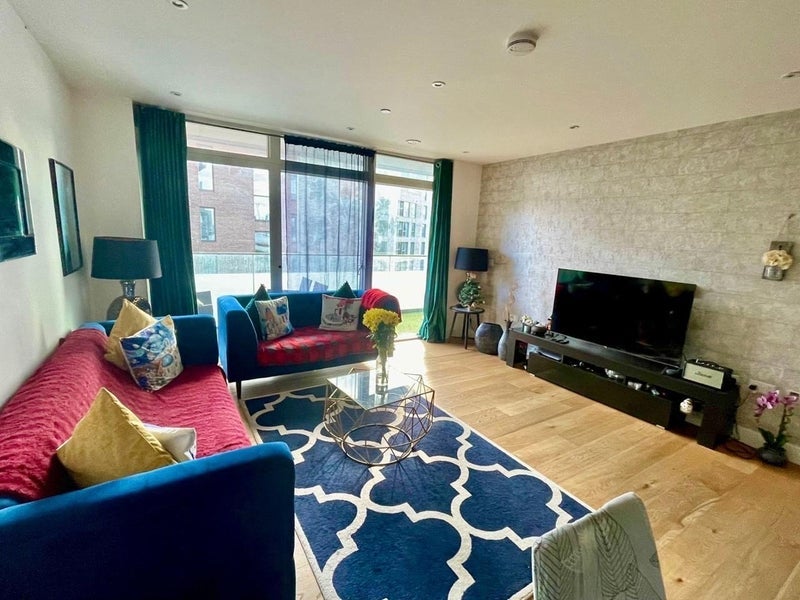 Room Fergus Street in Greater London