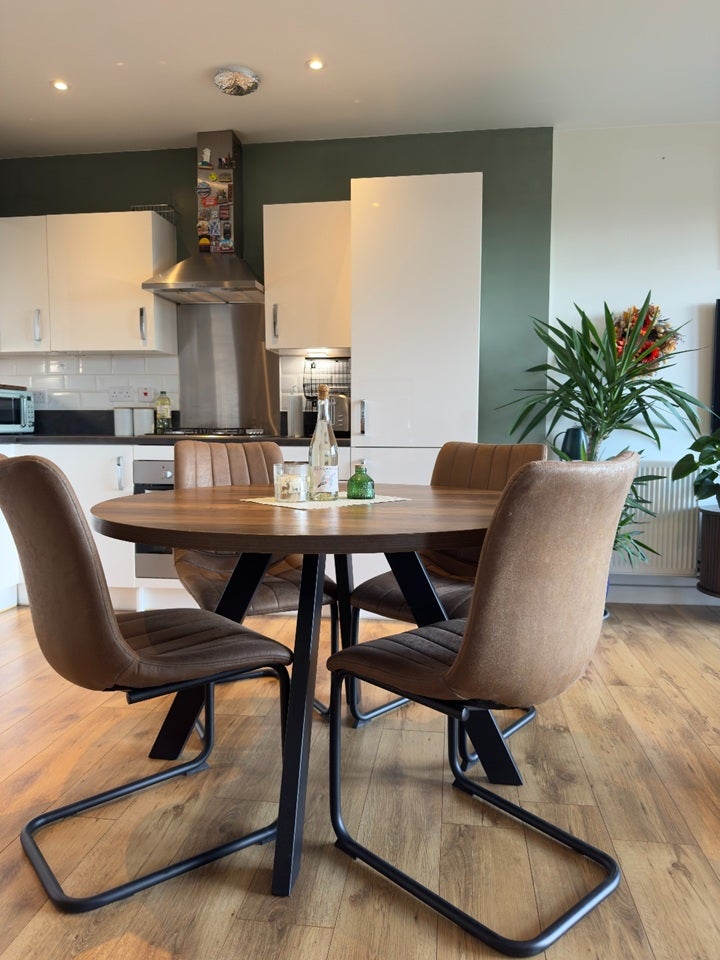 Flat Havelock Road in Greater London