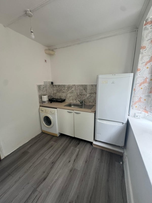 Flat Cheam Road in Epsom and Ewell