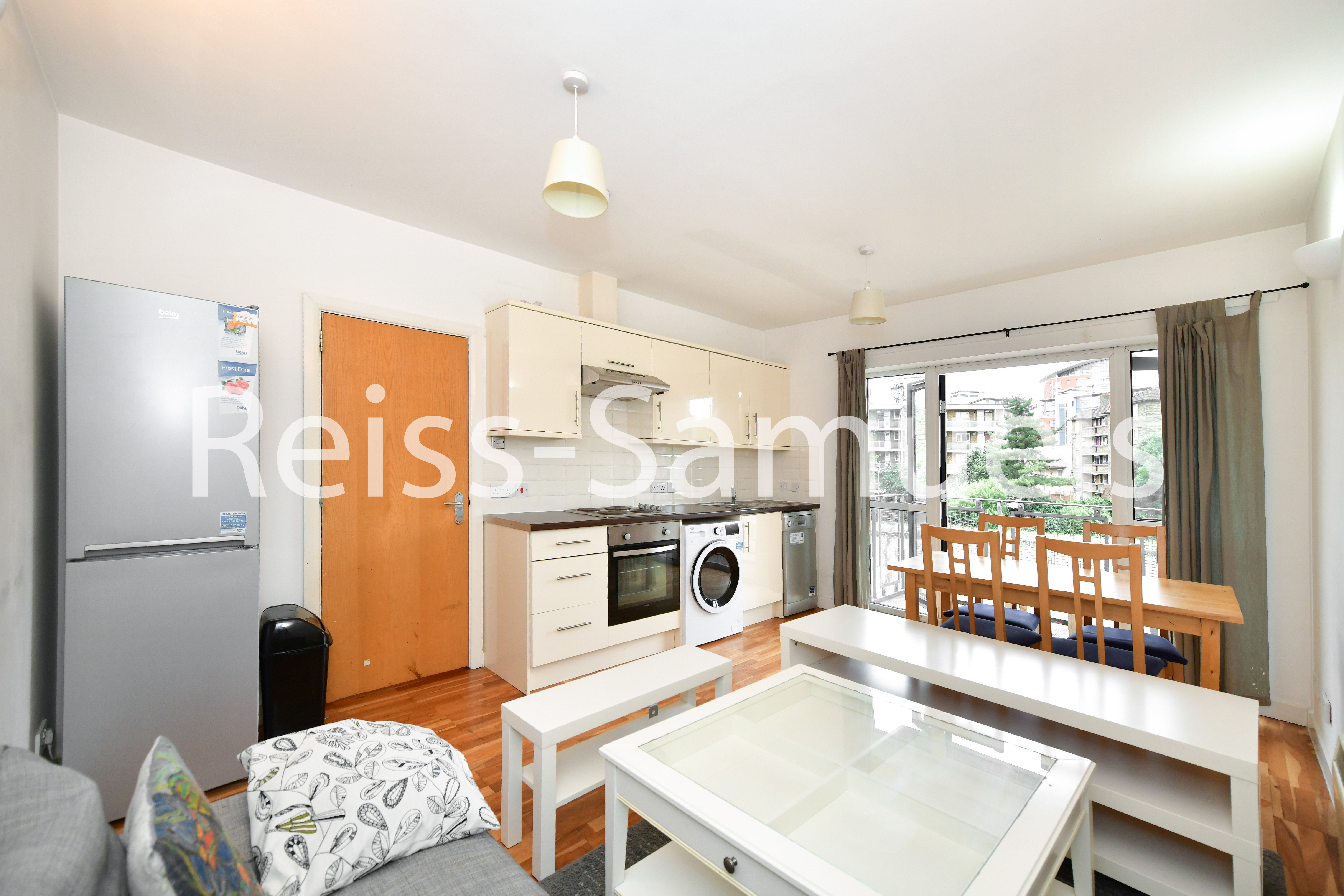 Flat Old Bellgate Place in Greater London