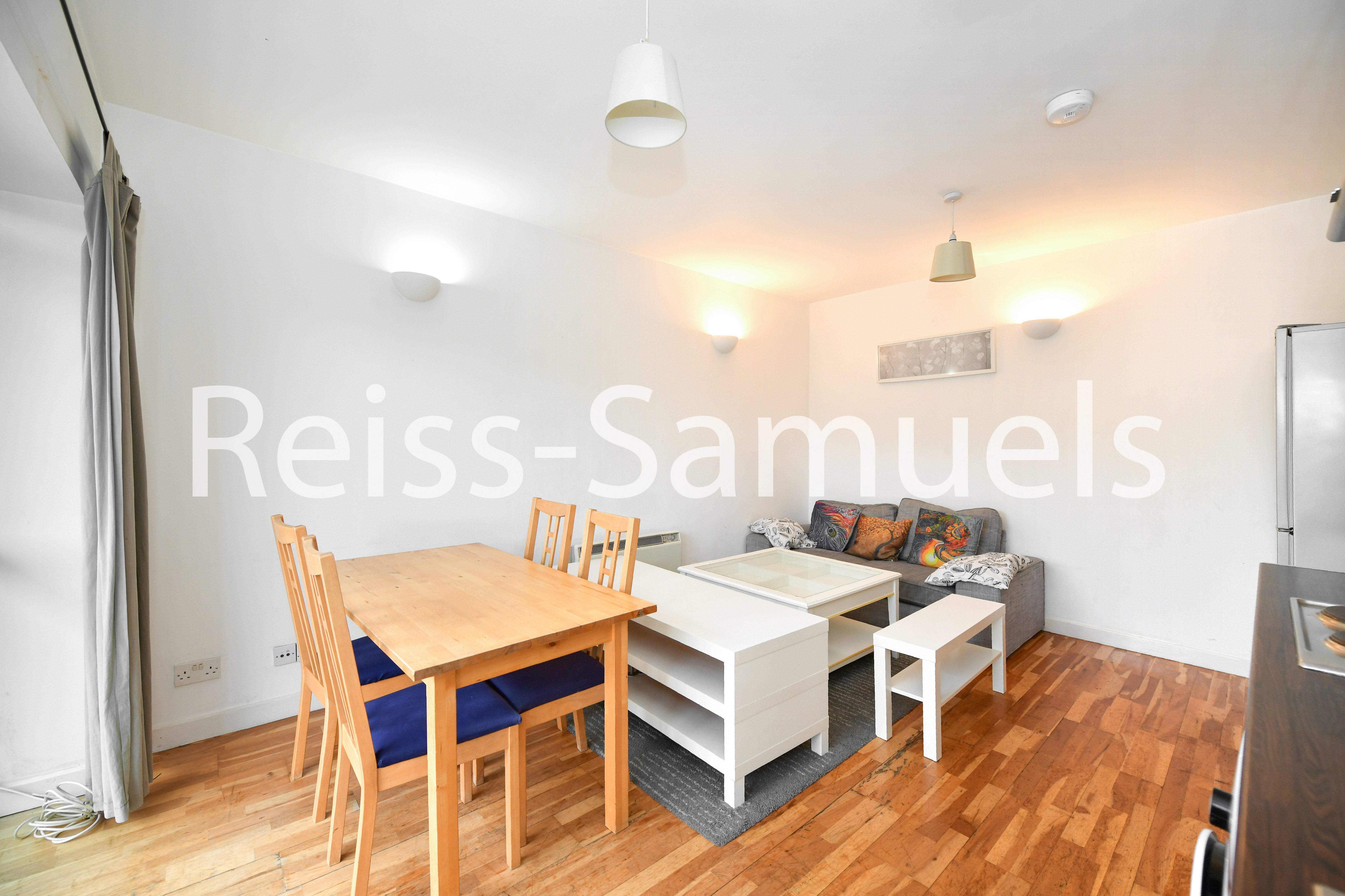 Flat Old Bellgate Place in Greater London