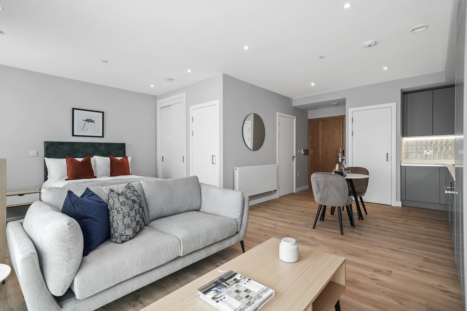 Flat Anthems Way in Greater London