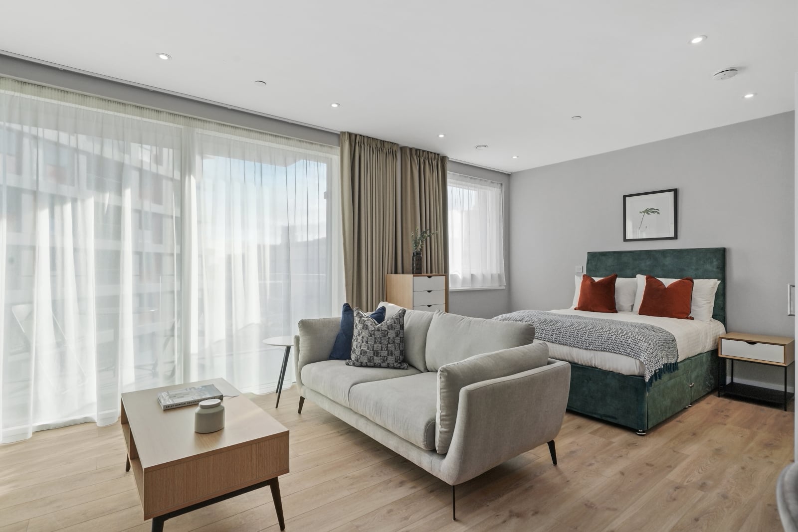 Flat Anthems Way in Greater London
