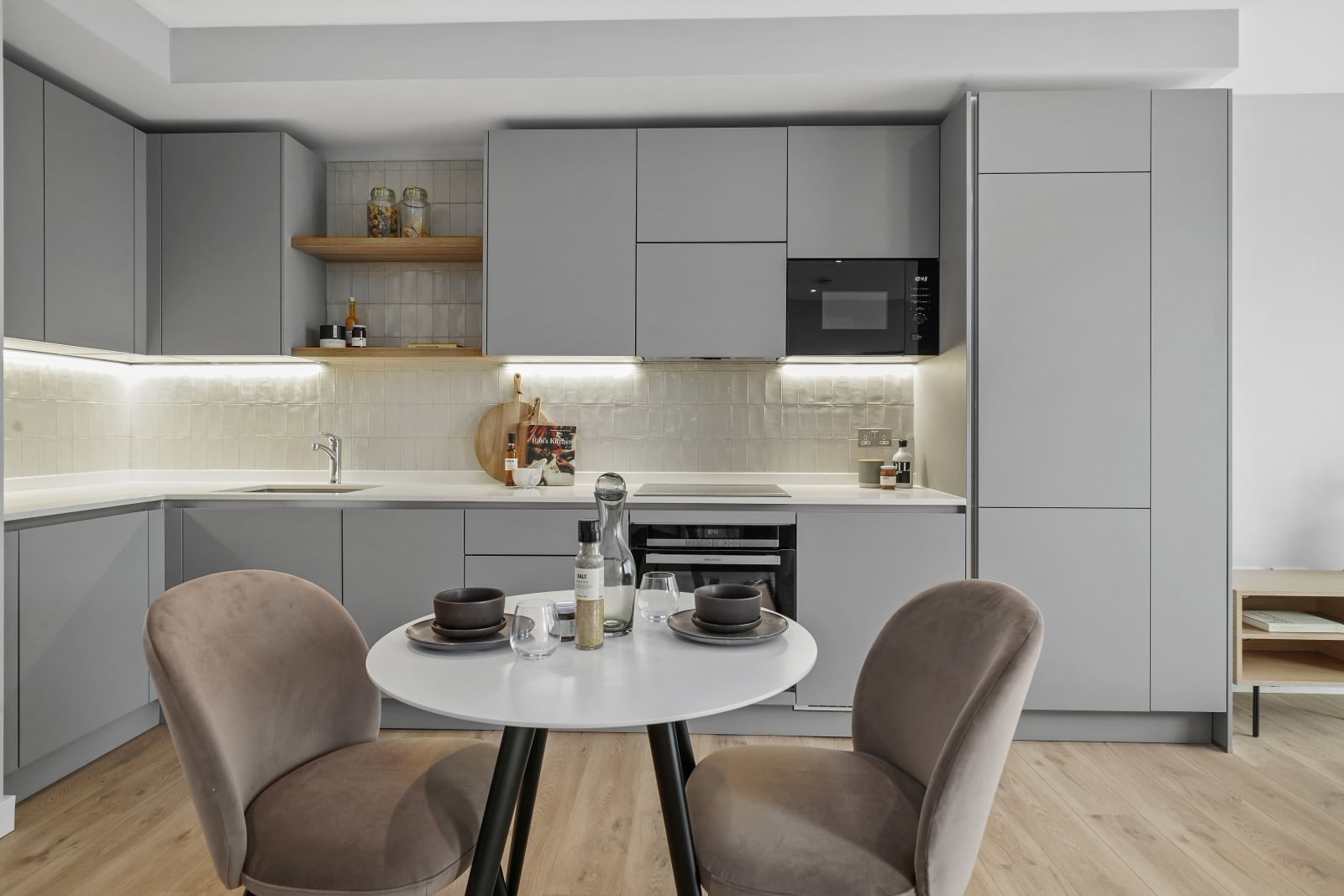 Flat Anthems Way in Greater London